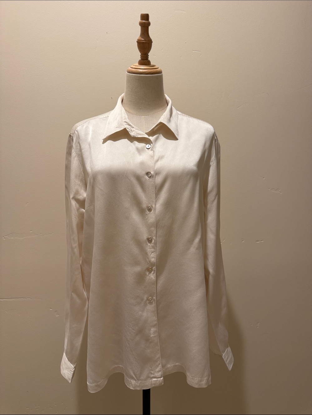 Vintage Merona cream 100% silk button down collared blouse